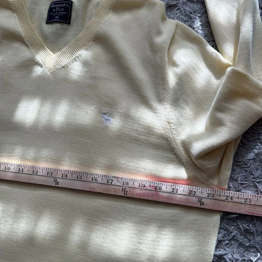 Abercrombie and Fitch Men's Sweater Size XXL